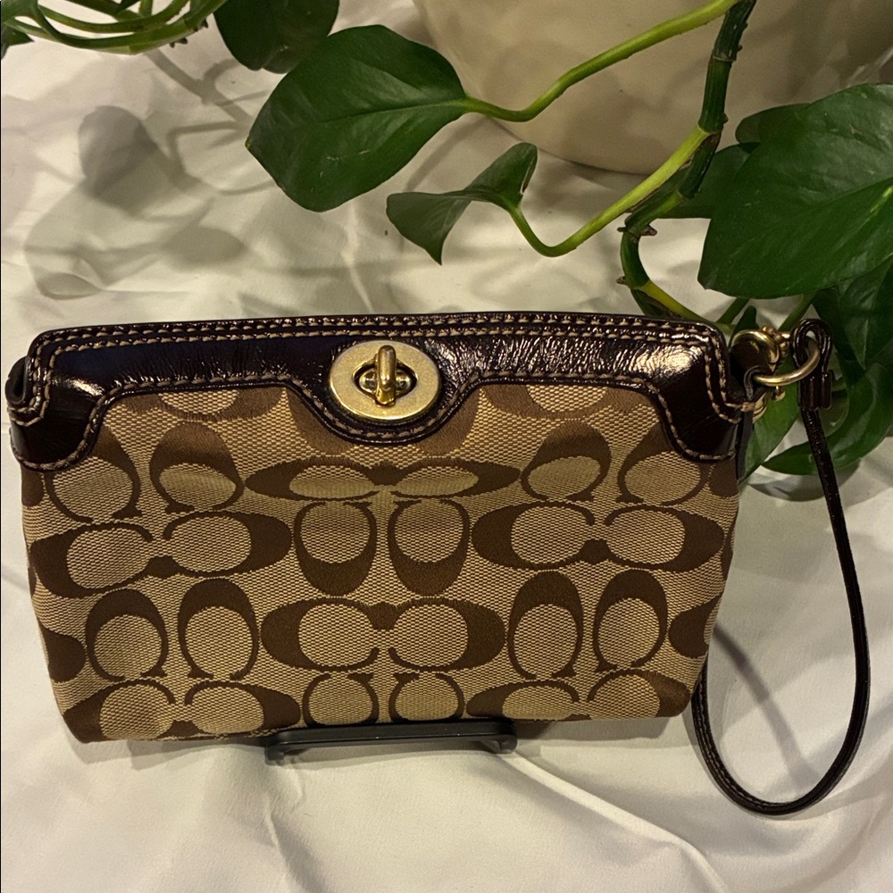 Coach Signature Turnlock Large Brown Wristlet with Leather Trim (ABBA) - Picture 2 of 12